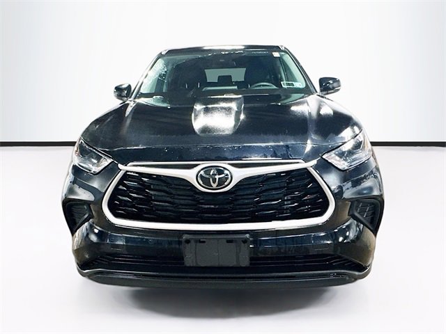Used 2022 Toyota Highlander L image 2