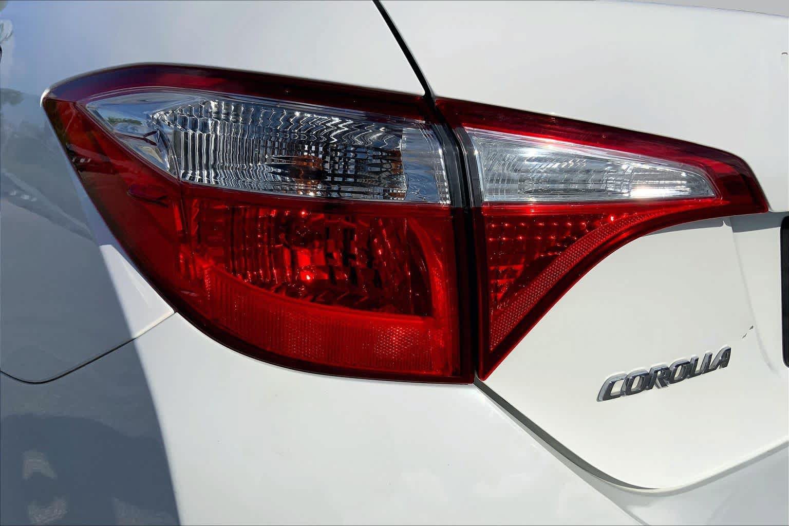 Used 2015 Toyota Corolla LE FWD image 28