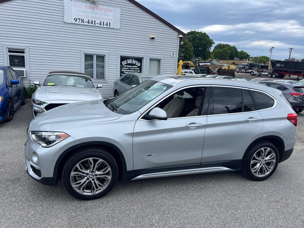 Used 2017 BMW X1 xDrive28i AWD/4WD image 3