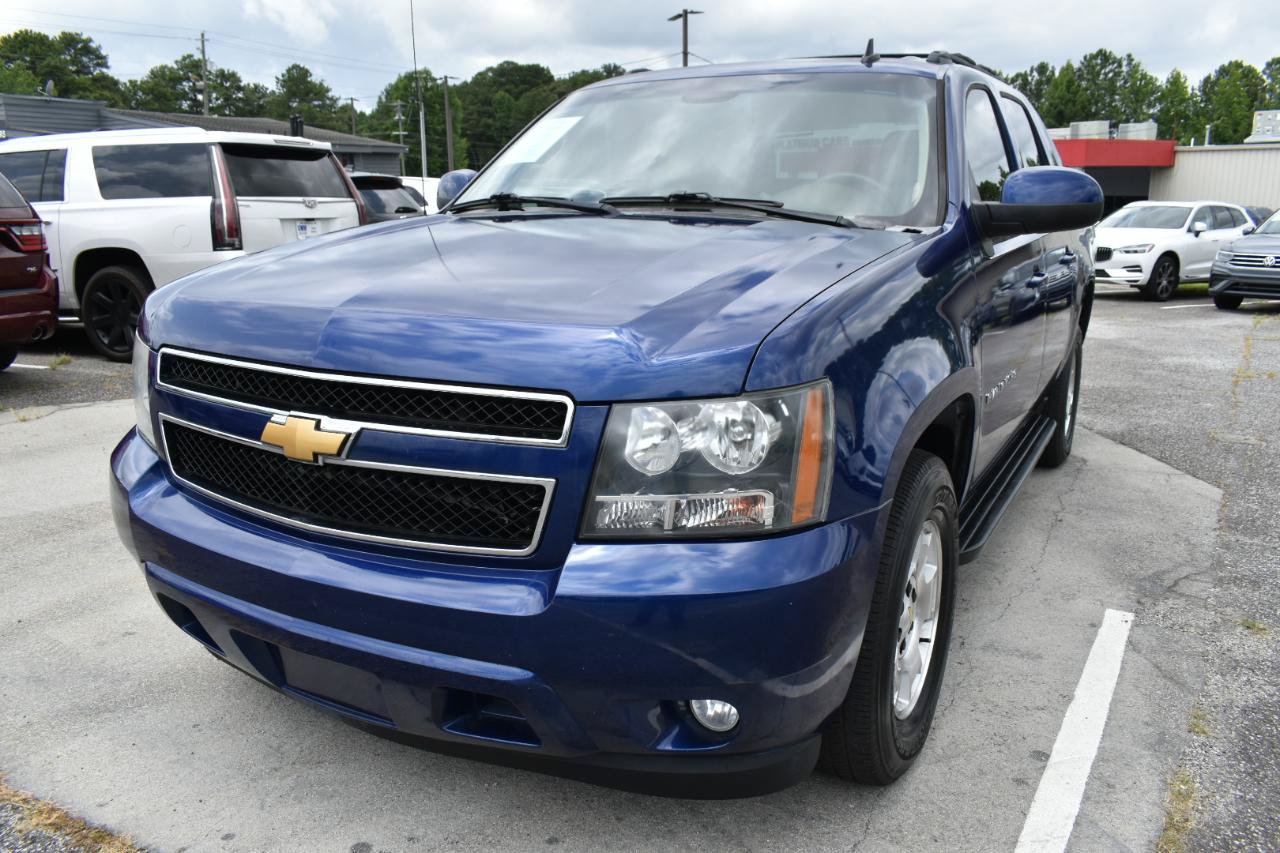 Used 2013 Chevrolet Avalanche LS RWD image 2