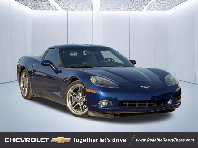 Used 2005 Chevrolet Corvette Coupe w/ Preferred Equipment Group RWD image 1