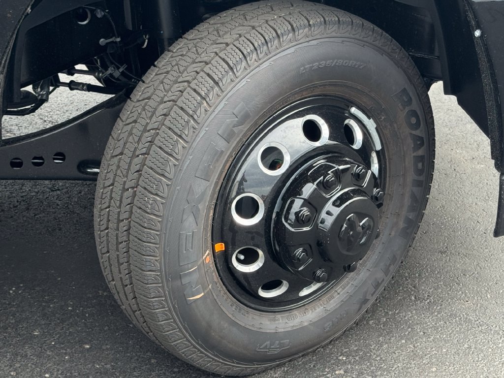 New 2027 RAM 3500 Laramie AWD/4WD image 11