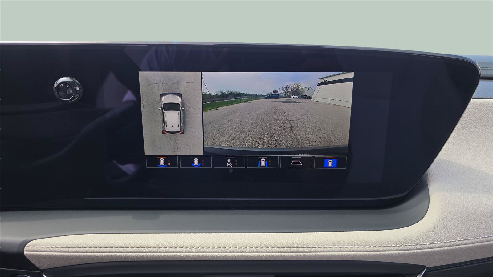 Used 2025 Buick Encore GX Preferred w/ Advanced Technology Package FWD image 22