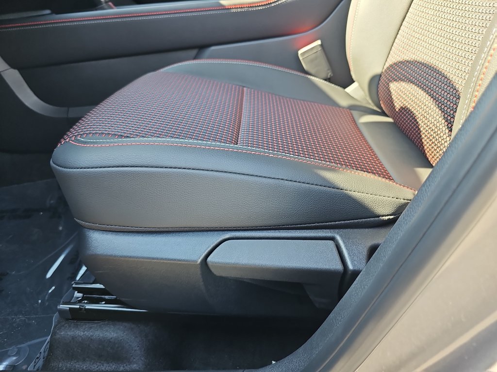 New 2027 Nissan Kicks SR w/ Cold Weather Package FWD image 28