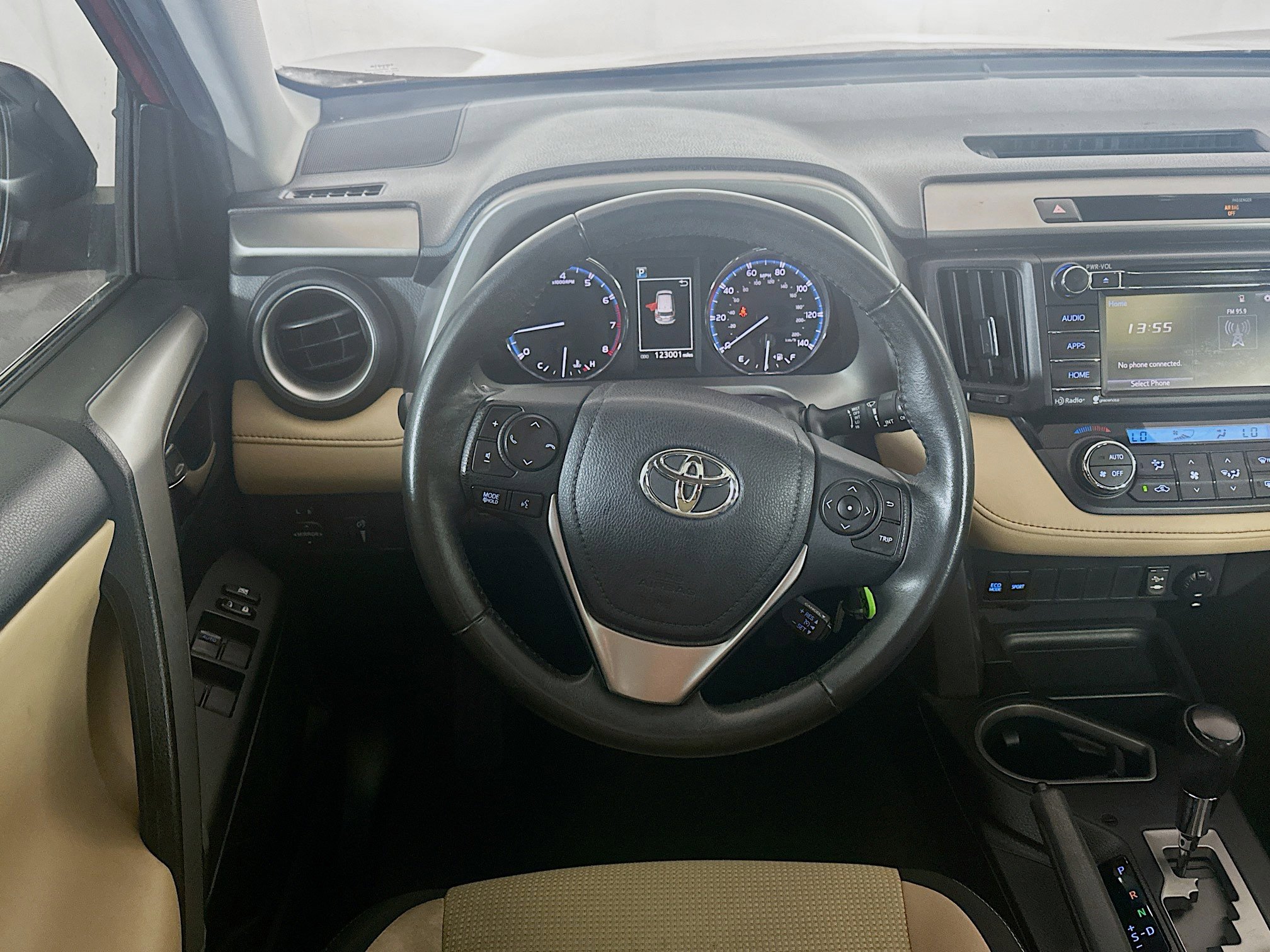 Used 2016 Toyota RAV4 XLE FWD image 17