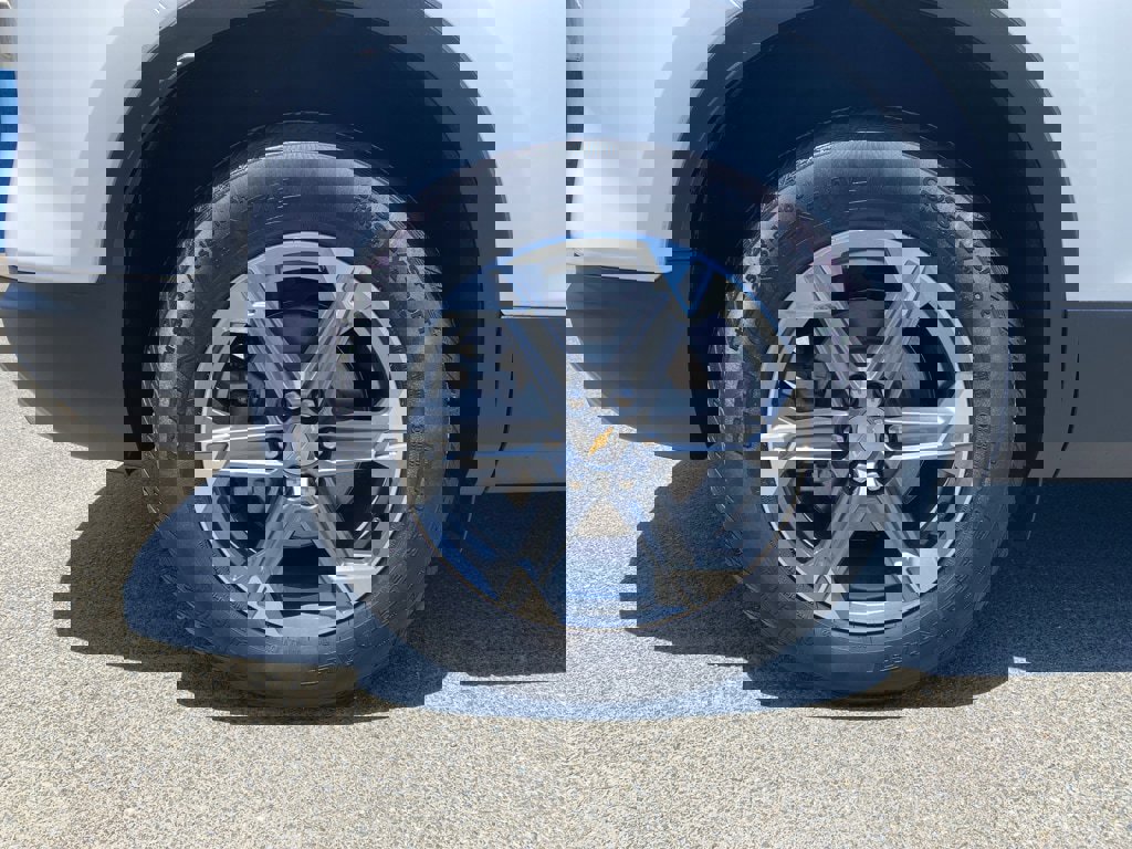 Used 2023 Chevrolet Blazer LT image 3