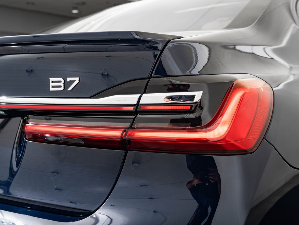 Used 2022 BMW ALPINA B7 xDrive image 18