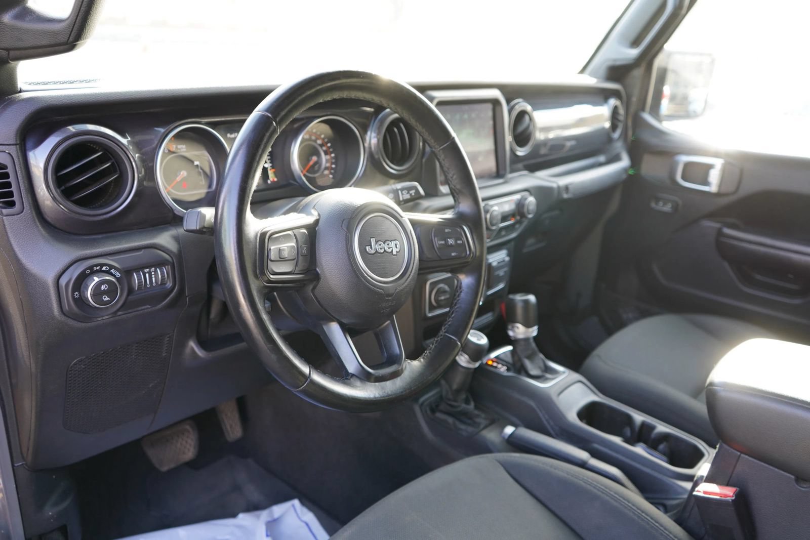 Used 2021 Jeep Gladiator Sport AWD/4WD image 9