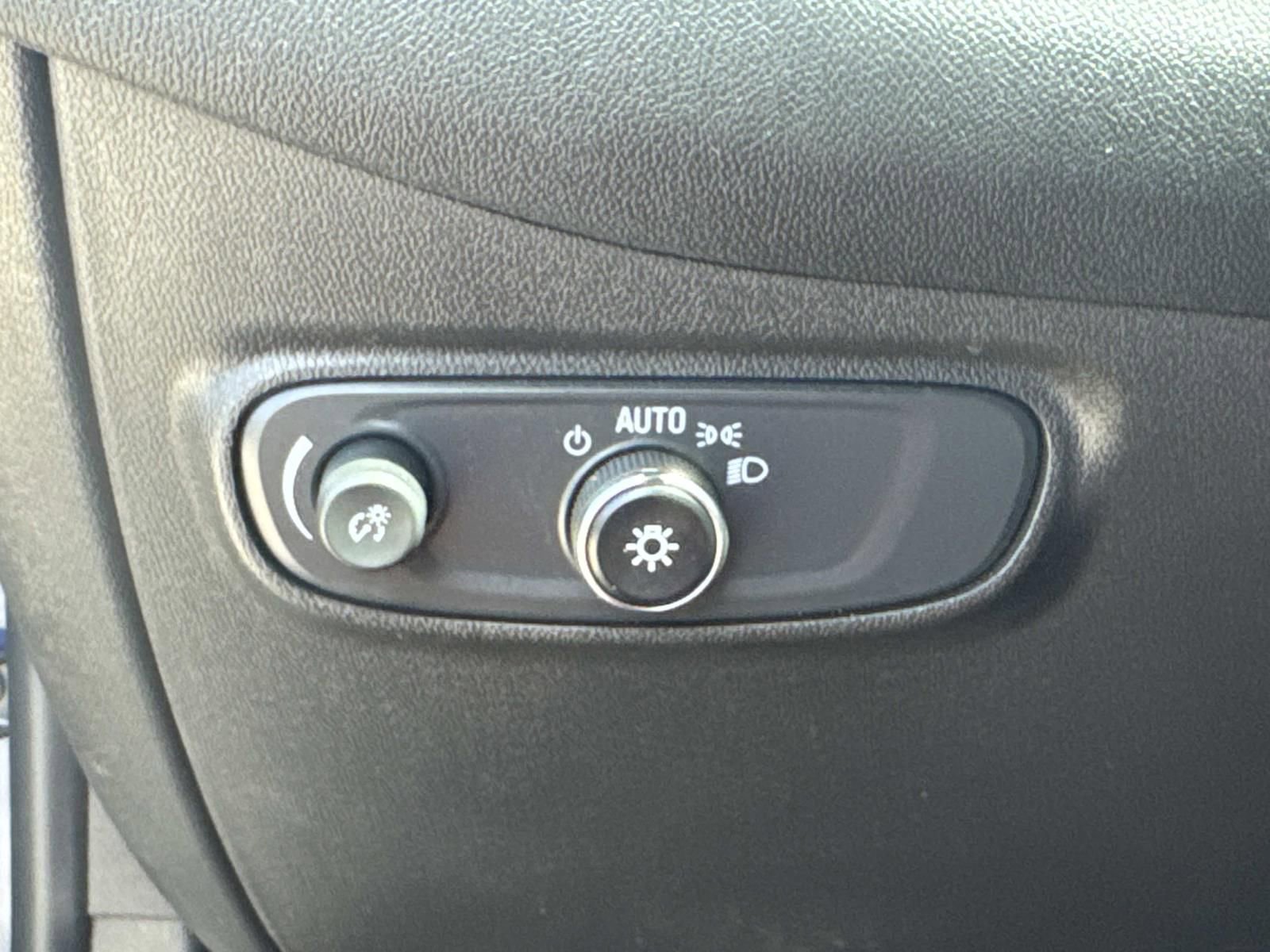 Used 2022 Chevrolet Equinox LT AWD/4WD image 20