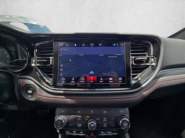 Used 2025 Dodge Durango GT AWD/4WD image 13