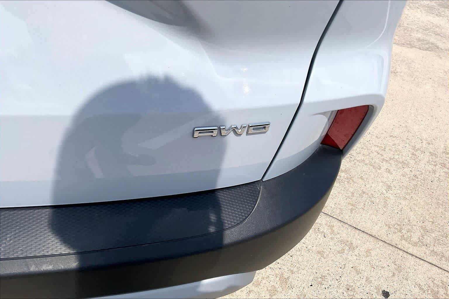 Used 2025 Ford Escape Active AWD/4WD image 10