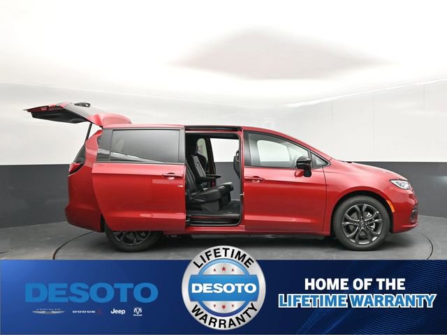New 2026 Chrysler Pacifica Select image 62