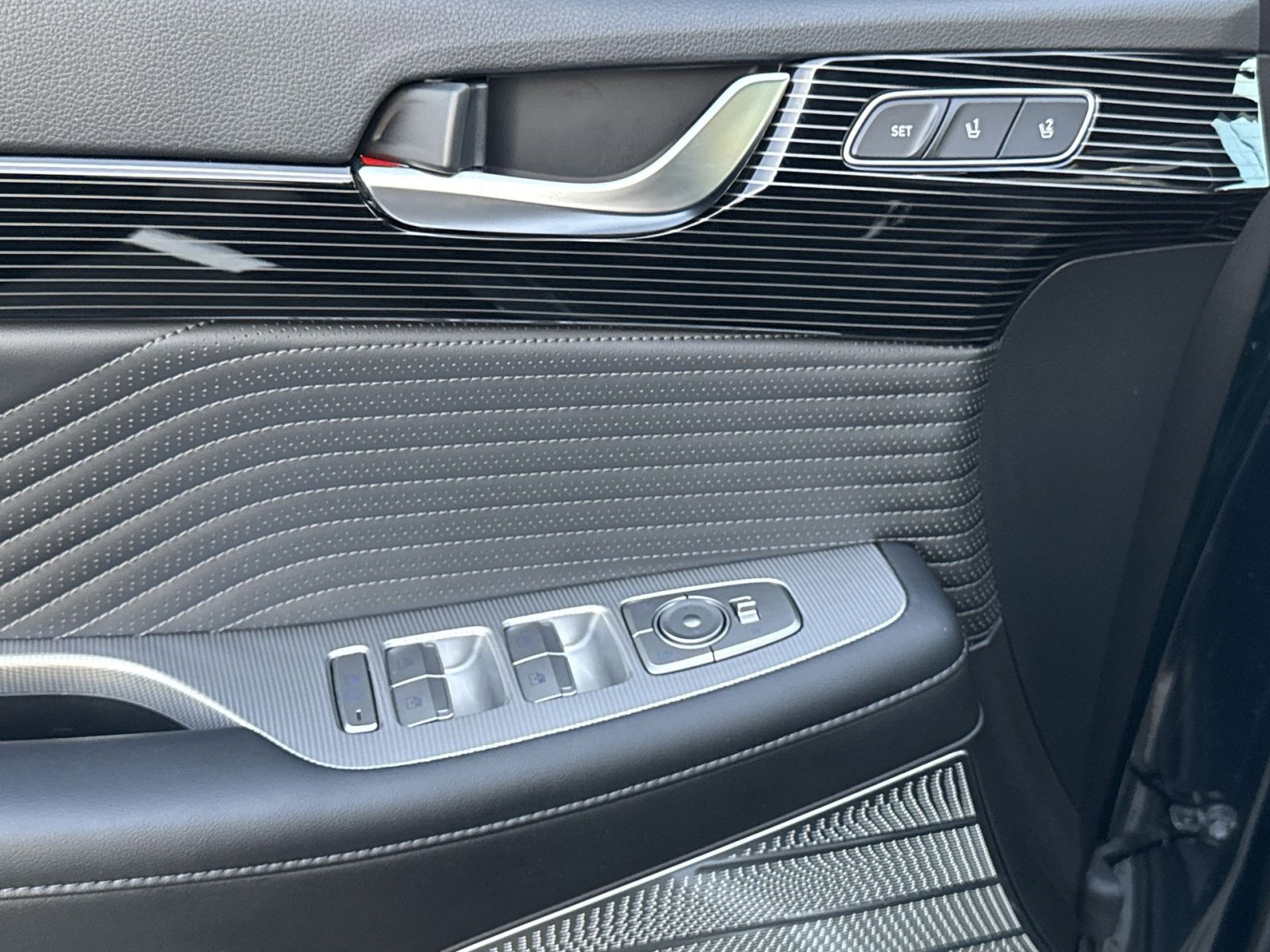 Used 2025 Hyundai Palisade Calligraphy image 15