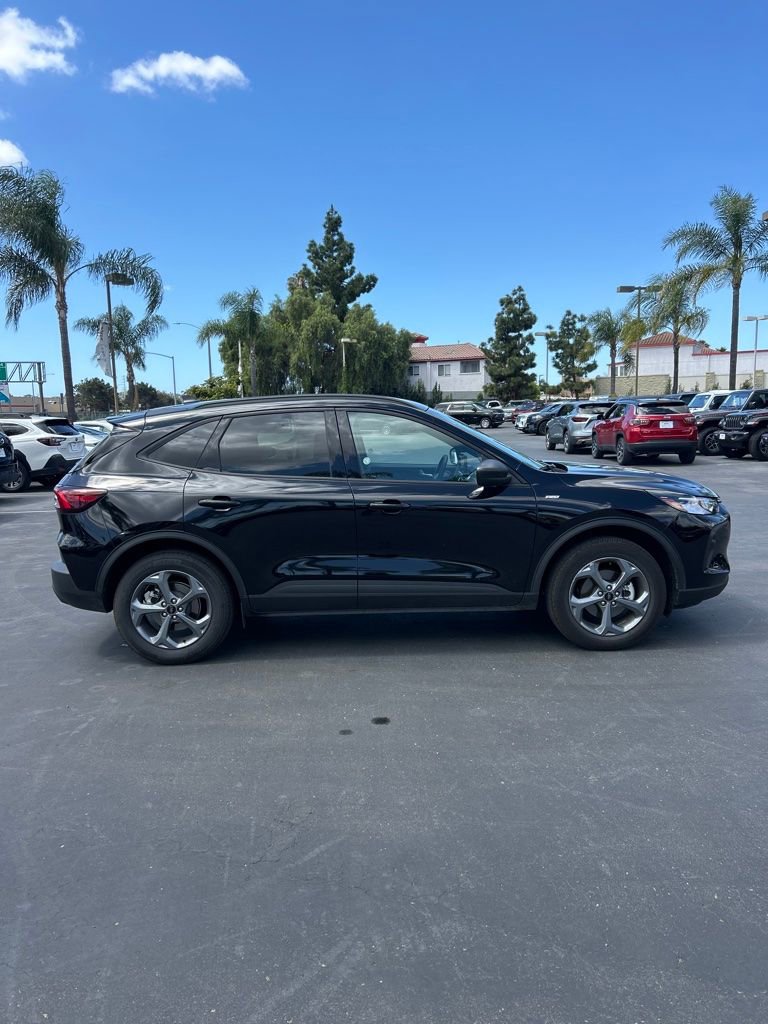 Used 2025 Ford Escape ST-Line AWD/4WD image 9