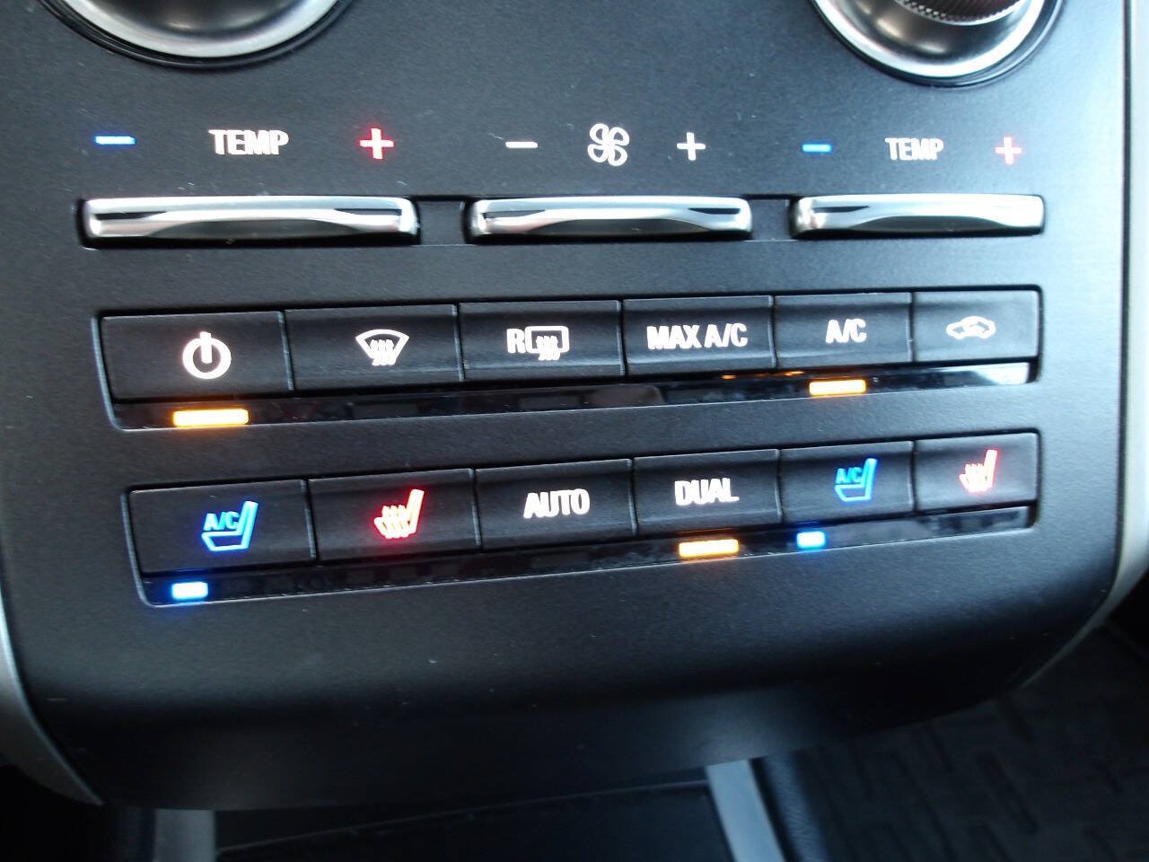 Used 2019 Lincoln MKC Reserve w/ MKC Climate Package FWD image 17