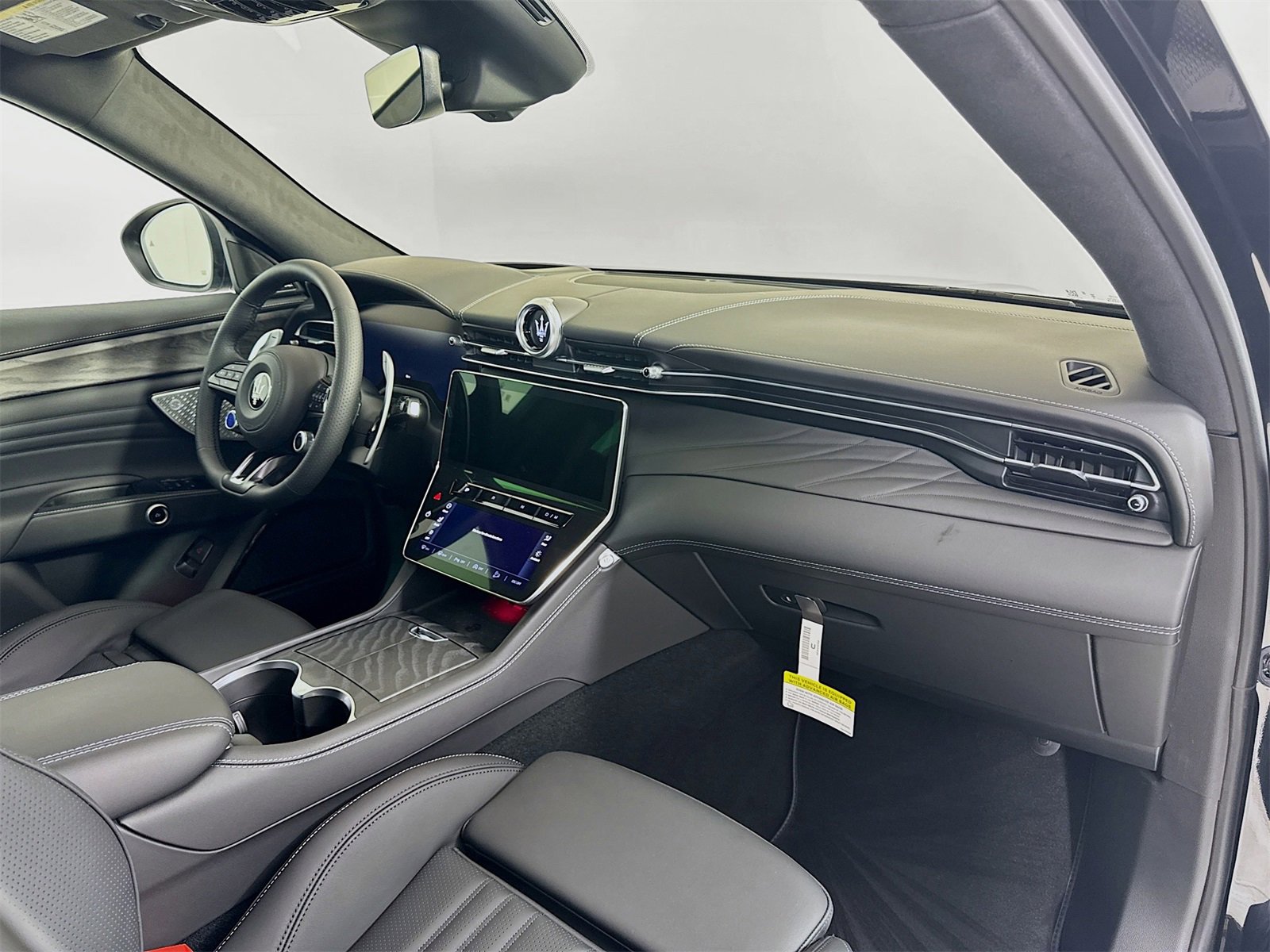 New 2025 Maserati Grecale Modena image 30