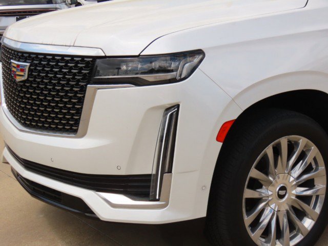 Used 2023 Cadillac Escalade ESV Premium Luxury image 3