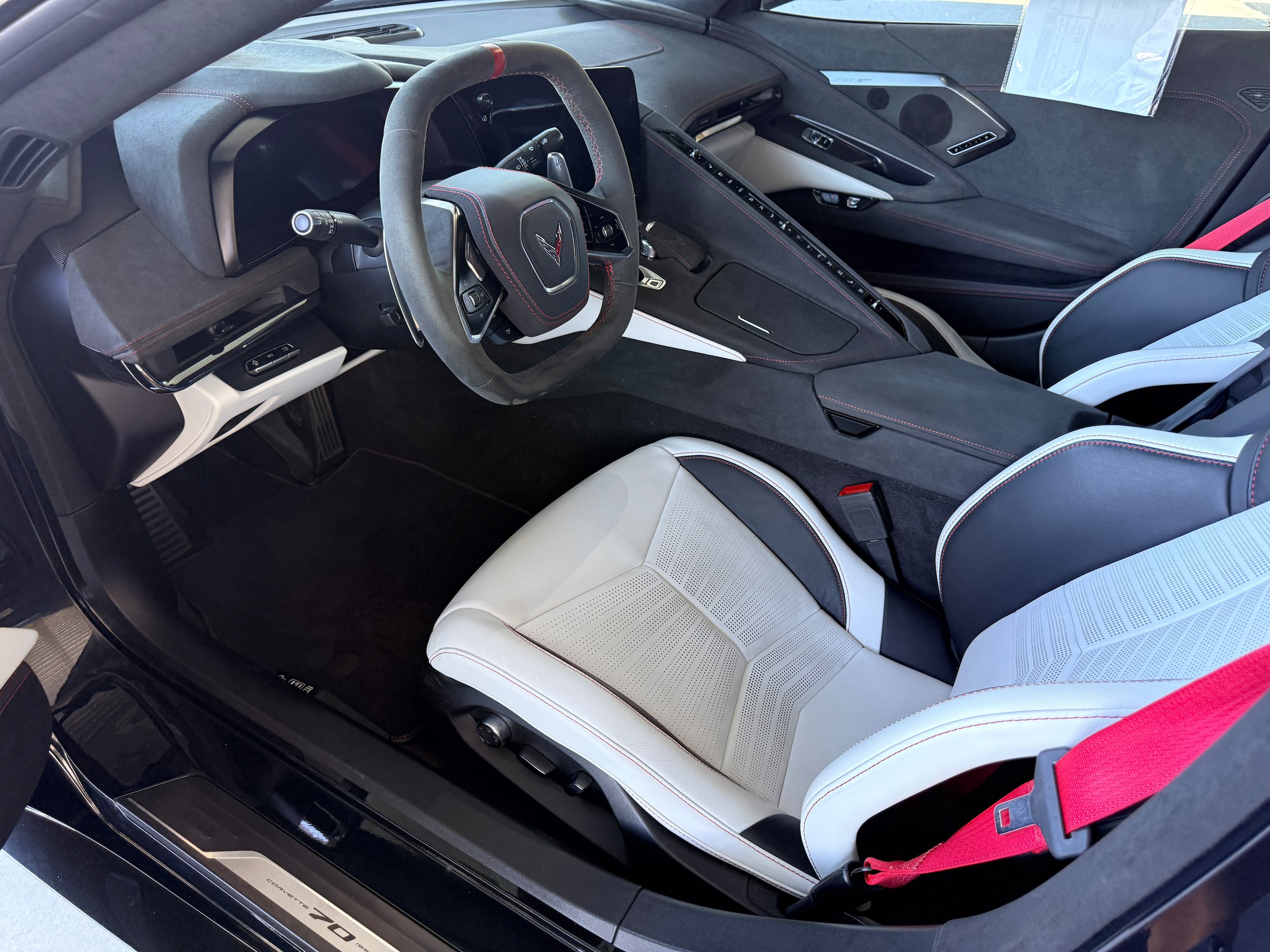 Used 2023 Chevrolet Corvette Stingray Premium Cpe w/ Z51 Performance Package RWD image 10