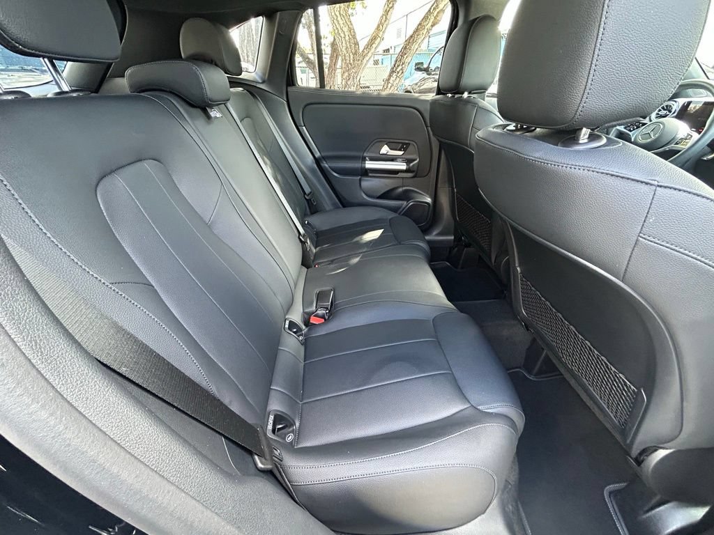 Used 2025 Mercedes-Benz GLA 250 4MATIC image 37