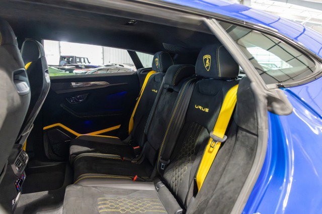 Used 2024 Lamborghini Urus Performante AWD/4WD image 48
