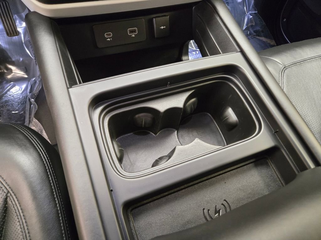 Used 2020 Land Rover Defender 110 First Edition AWD/4WD image 41