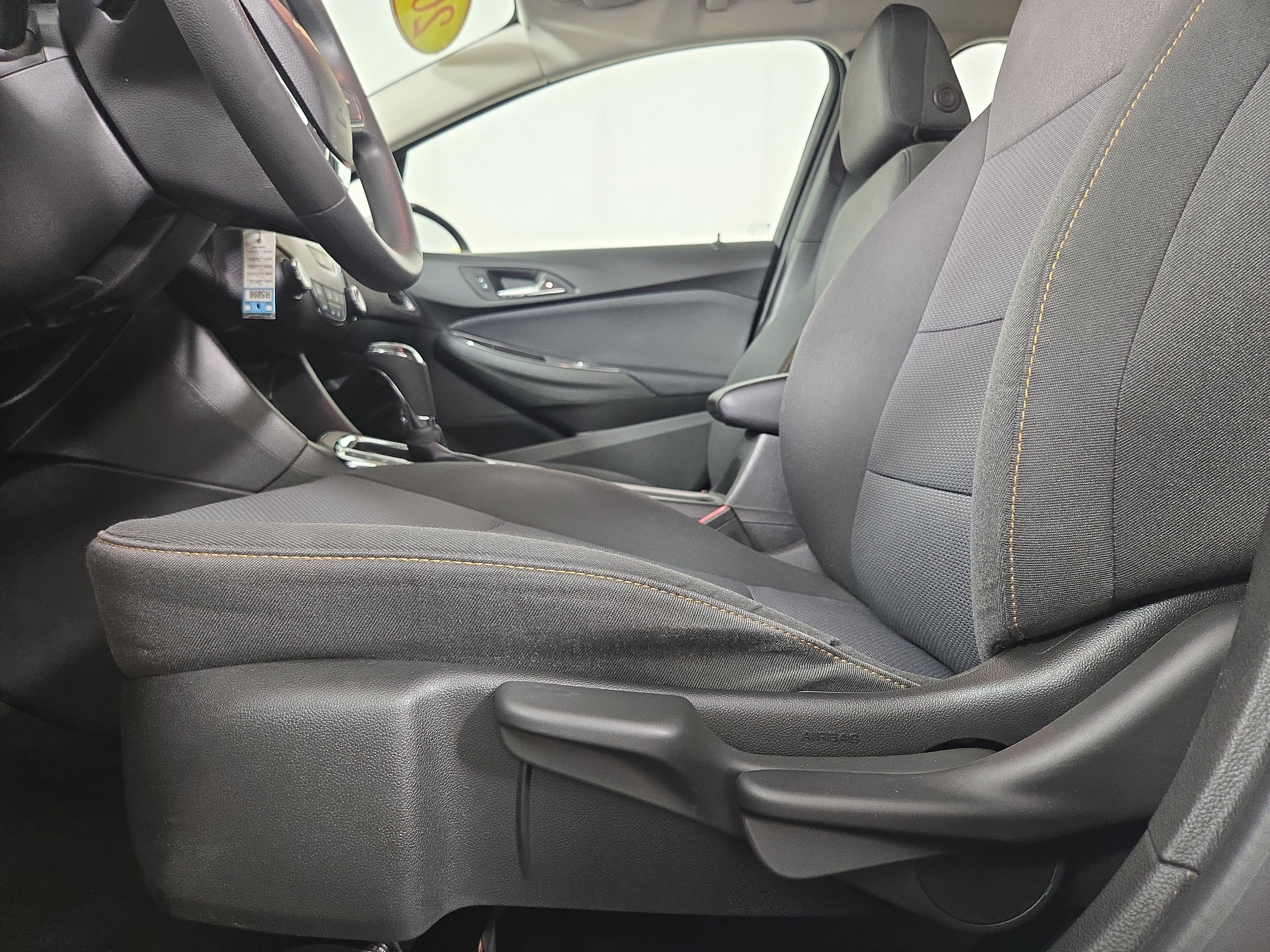 Used 2018 Chevrolet Cruze LS w/ LS Fleet Convenience Package FWD image 28