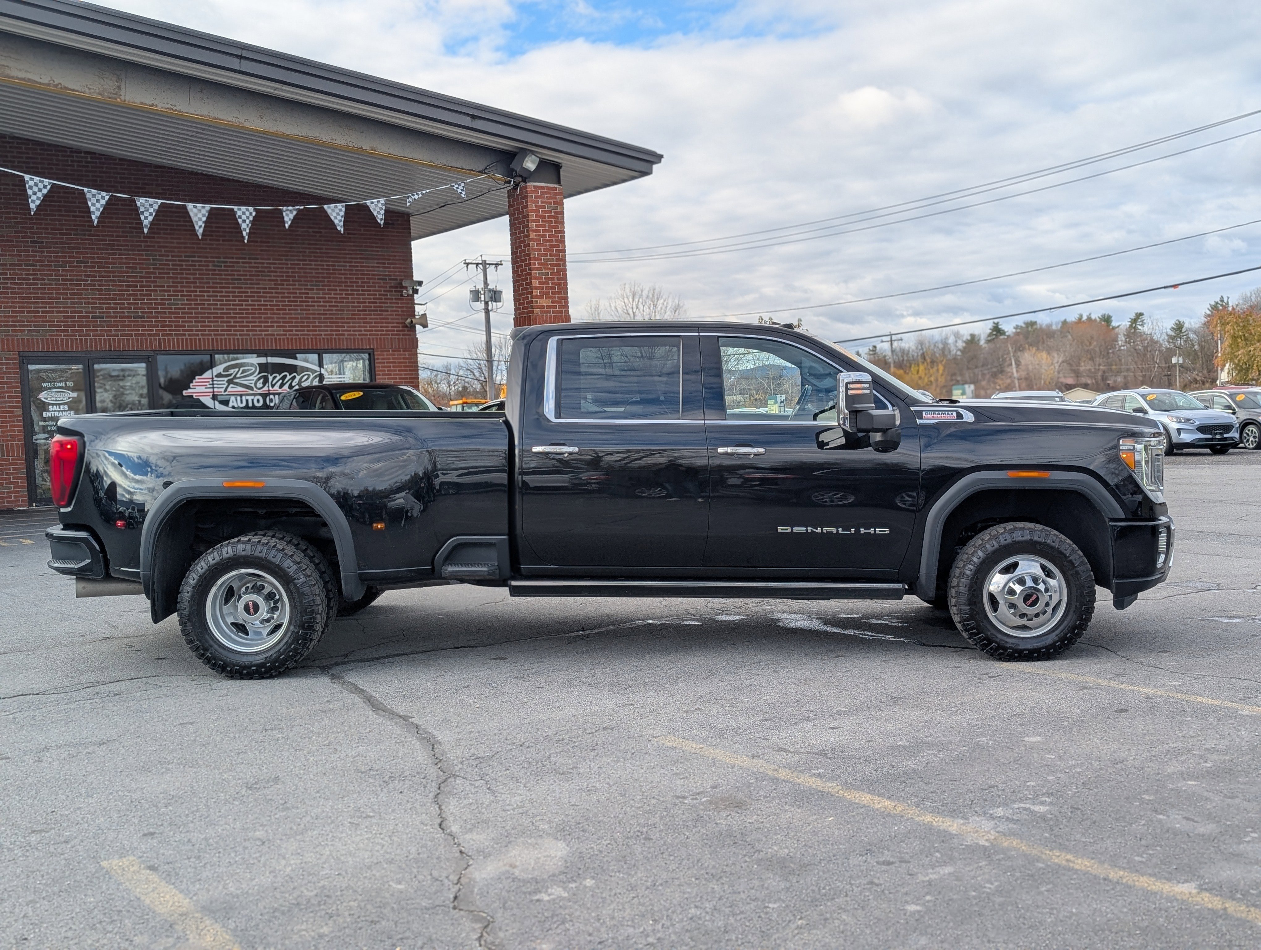 Used 2021 GMC Sierra 3500 Denali w/ Denali Ultimate Package image 13