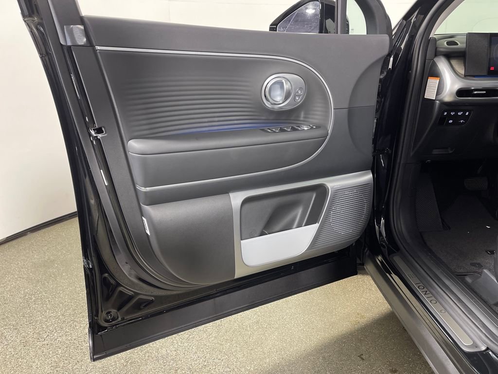 New 2026 Hyundai Ioniq 9 Limited image 19