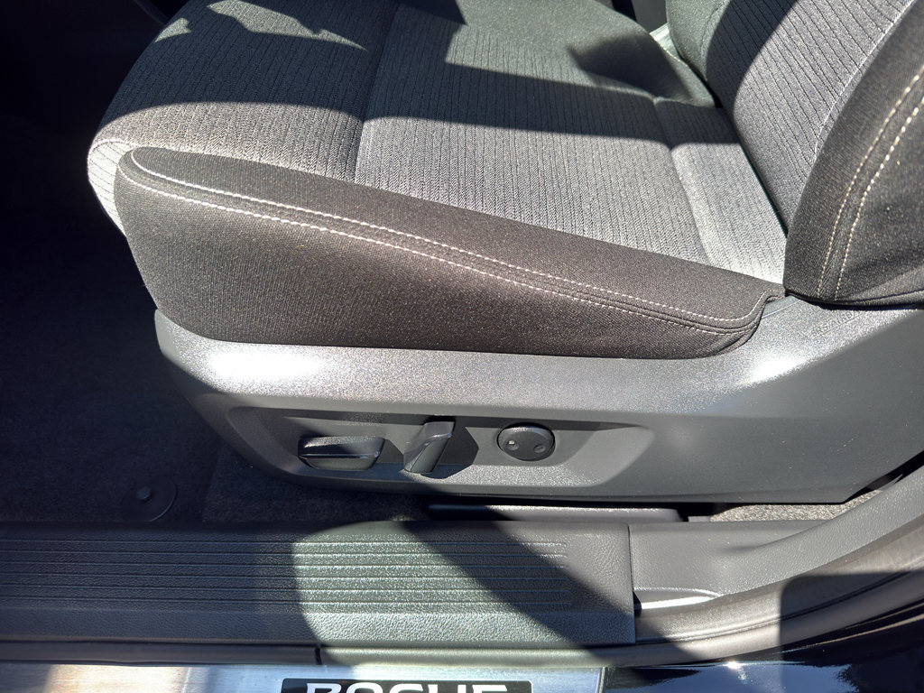 Certified 2023 Nissan Rogue SV AWD/4WD image 15