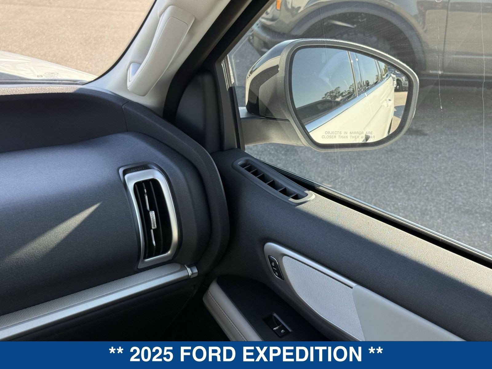 New 2025 Ford Expedition Active RWD image 24