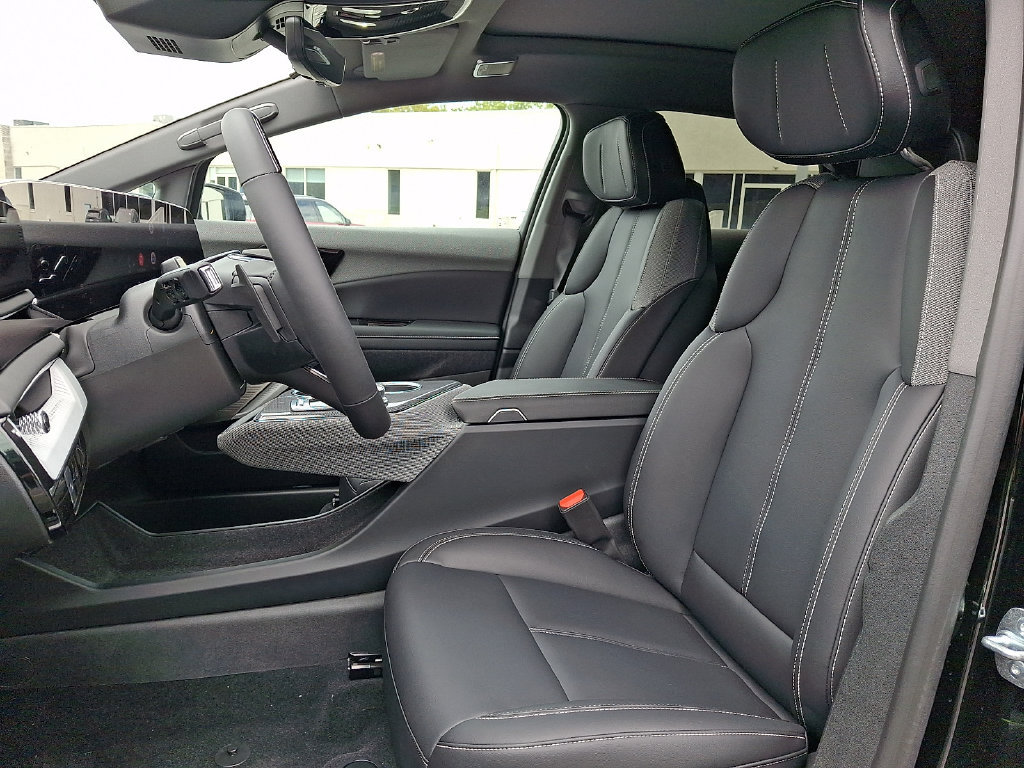 New 2027 Cadillac Optiq Luxury AWD/4WD image 8