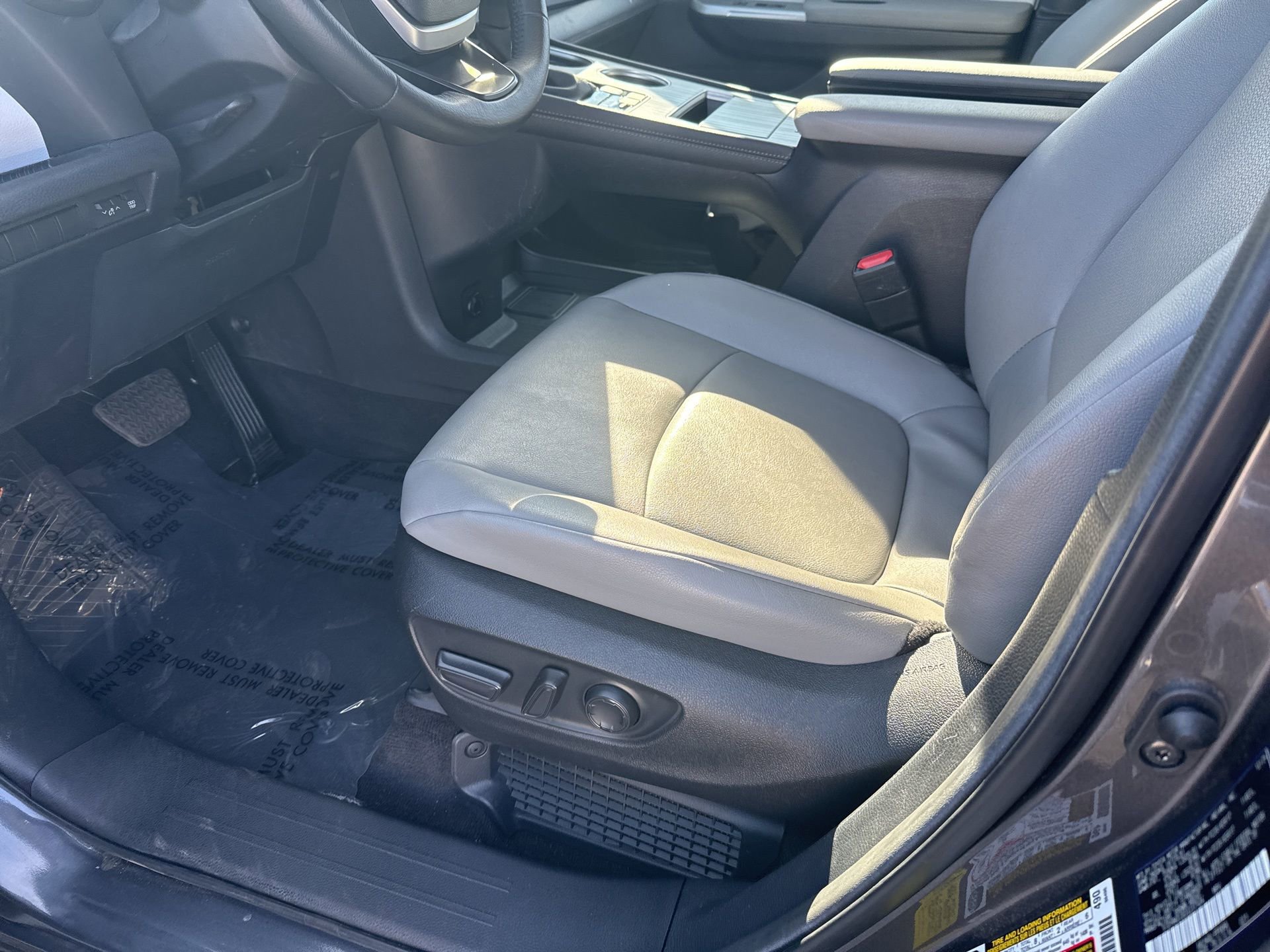 Used 2025 Toyota Sienna XLE image 22