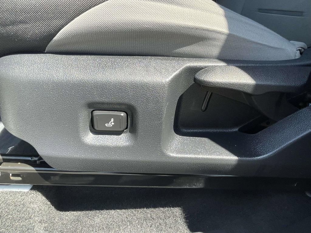 Used 2025 Toyota Tacoma TRD Off-Road AWD/4WD image 21