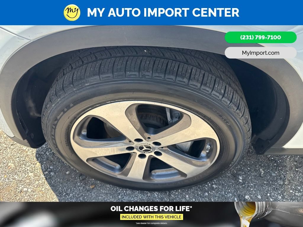 Used 2022 Mercedes-Benz GLC 300 4MATIC w/ Driver Assistance Package image 6