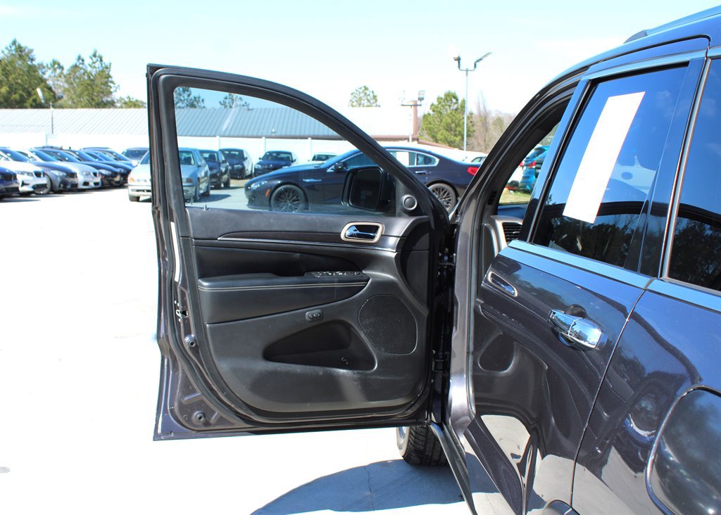 Used 2014 Jeep Grand Cherokee Limited w/ Luxury Group II RWD image 36
