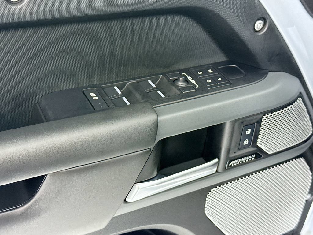 Certified 2023 Land Rover Defender 130 X-Dynamic SE AWD/4WD image 24