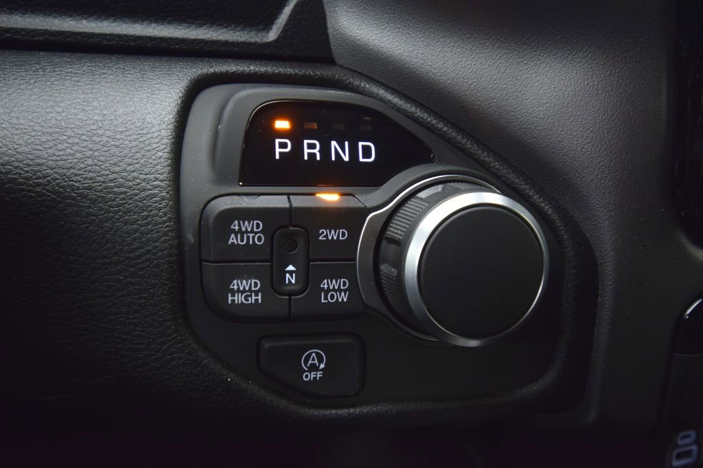 New 2026 RAM 1500 4x4 Crew Cab image 25