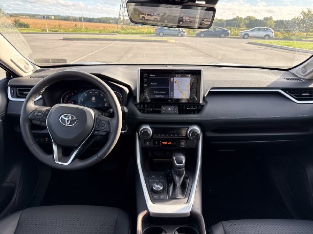 Used 2021 Toyota RAV4 Limited AWD/4WD image 20