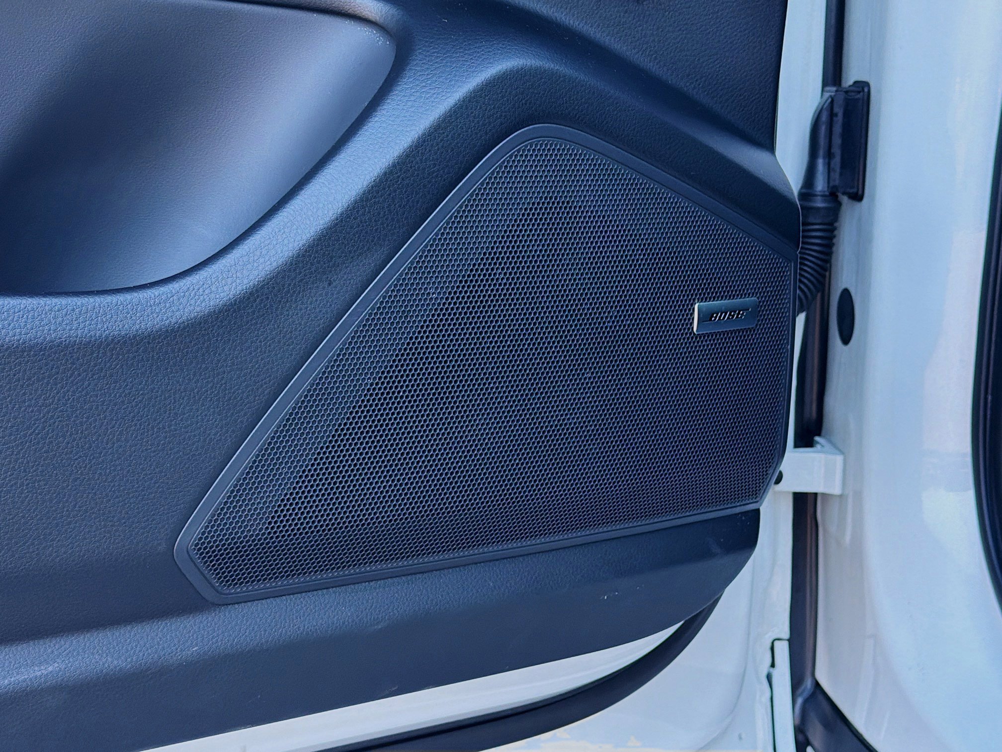 Used 2023 Porsche Cayenne Platinum Edition image 24