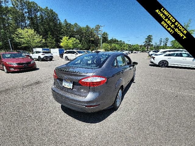 Used 2014 Ford Fiesta SE w/ Equipment Group 201A FWD image 13