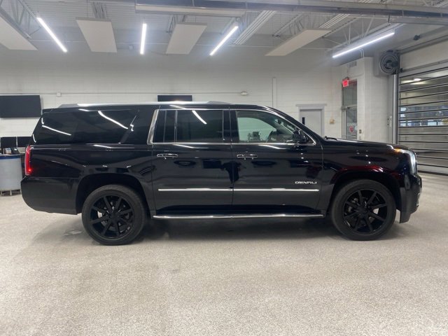 Used 2019 GMC Yukon XL Denali image 4