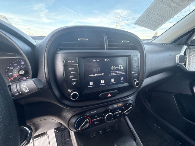 Used 2020 Kia Soul LX image 12