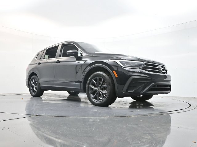 Used 2023 Volkswagen Tiguan SE FWD image 46