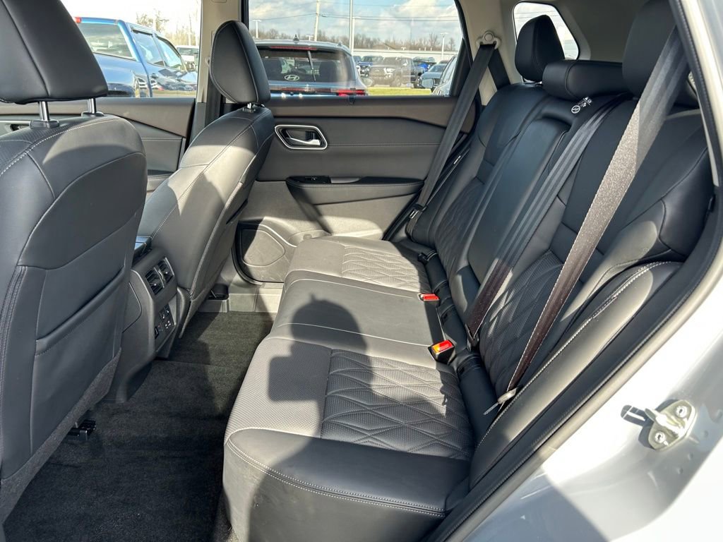 Used 2023 Nissan Rogue Platinum w/ Platinum Premium Package image 24