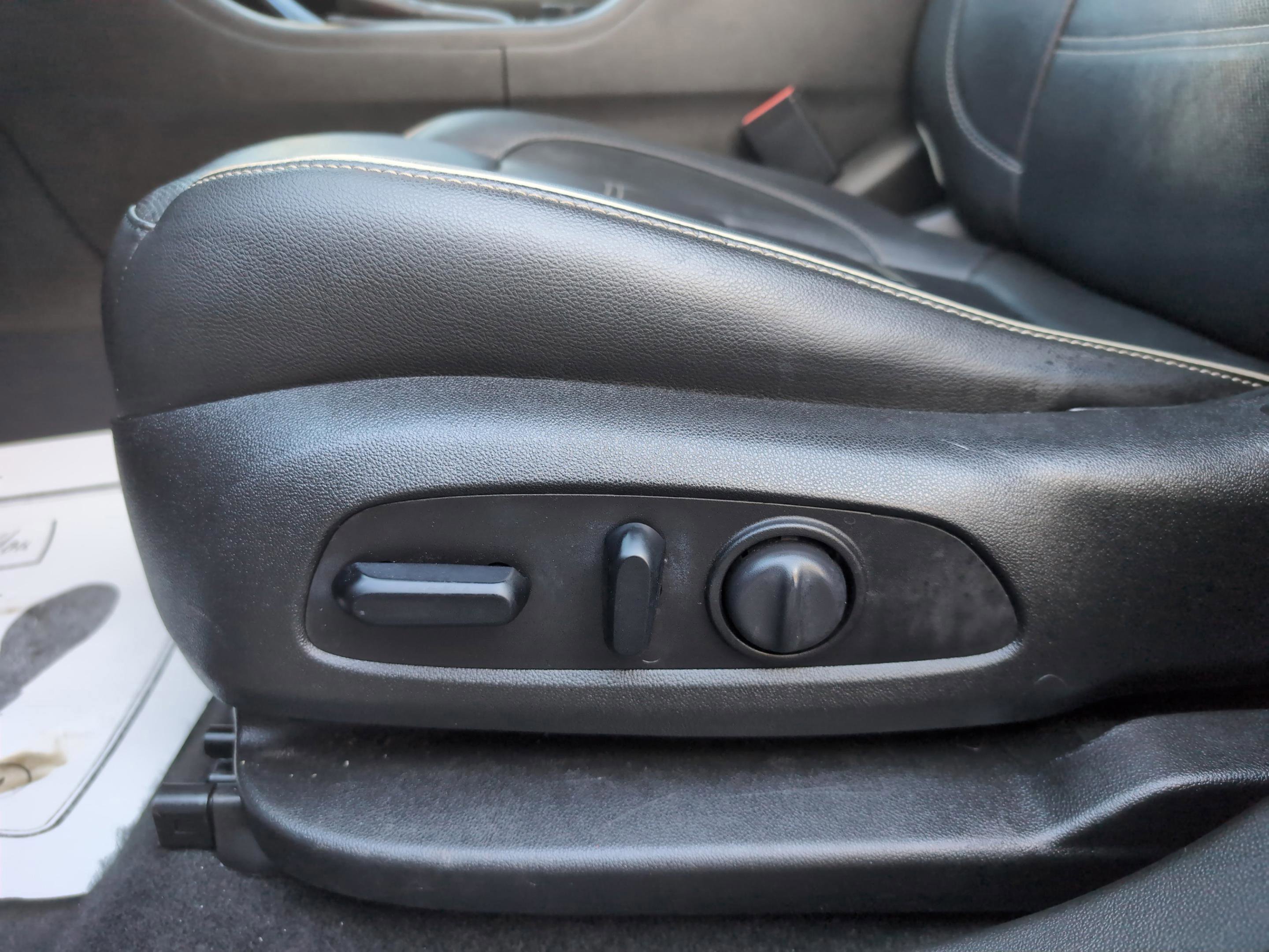 Used 2019 GMC Acadia Denali image 29