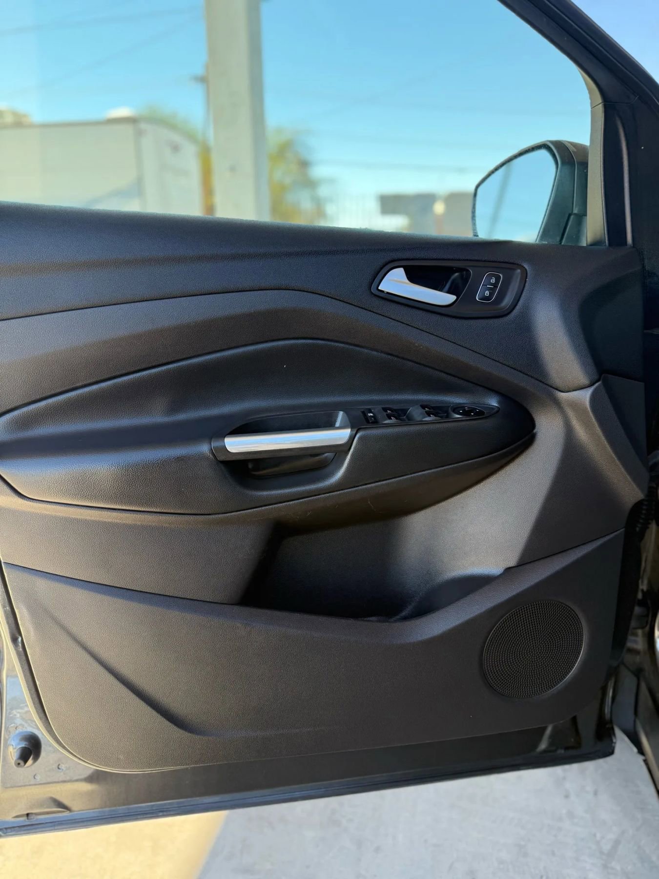 Used 2018 Ford Escape SE w/ Ford Safe & Smart Package image 19
