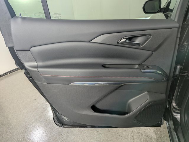 Used 2025 Chevrolet Traverse Z71 image 15