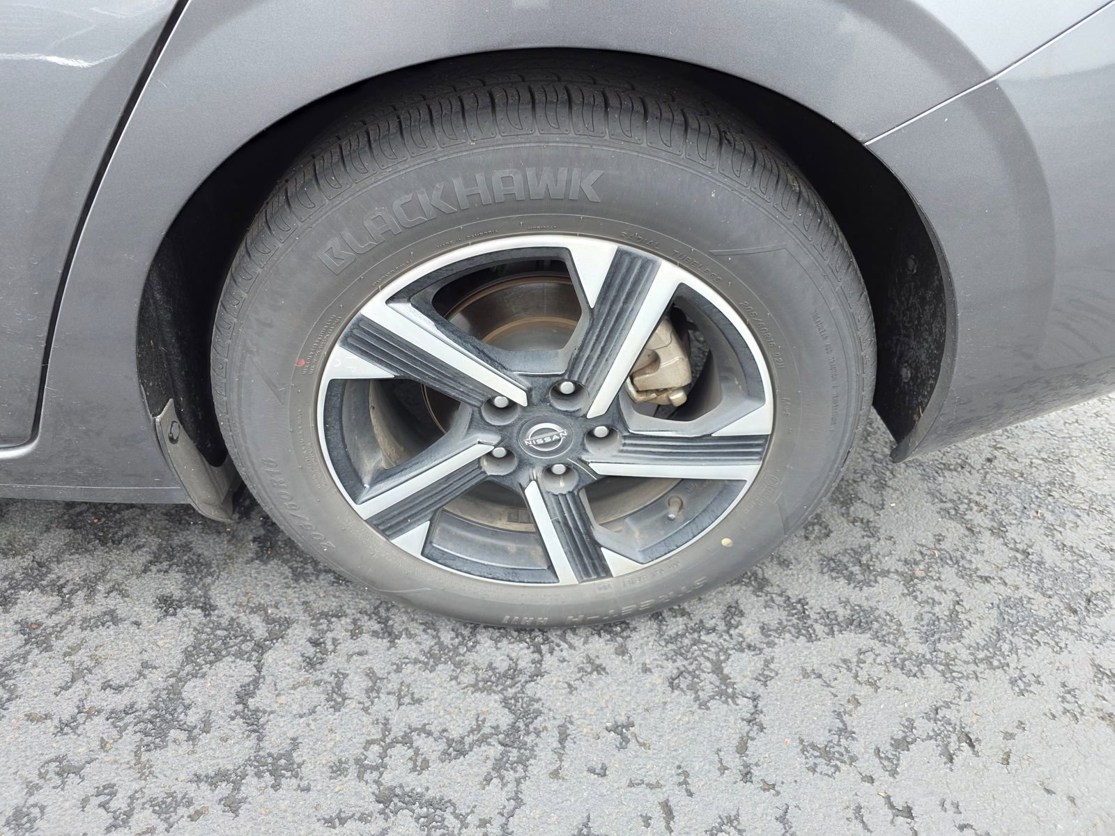 Used 2024 Nissan Sentra SV FWD image 9