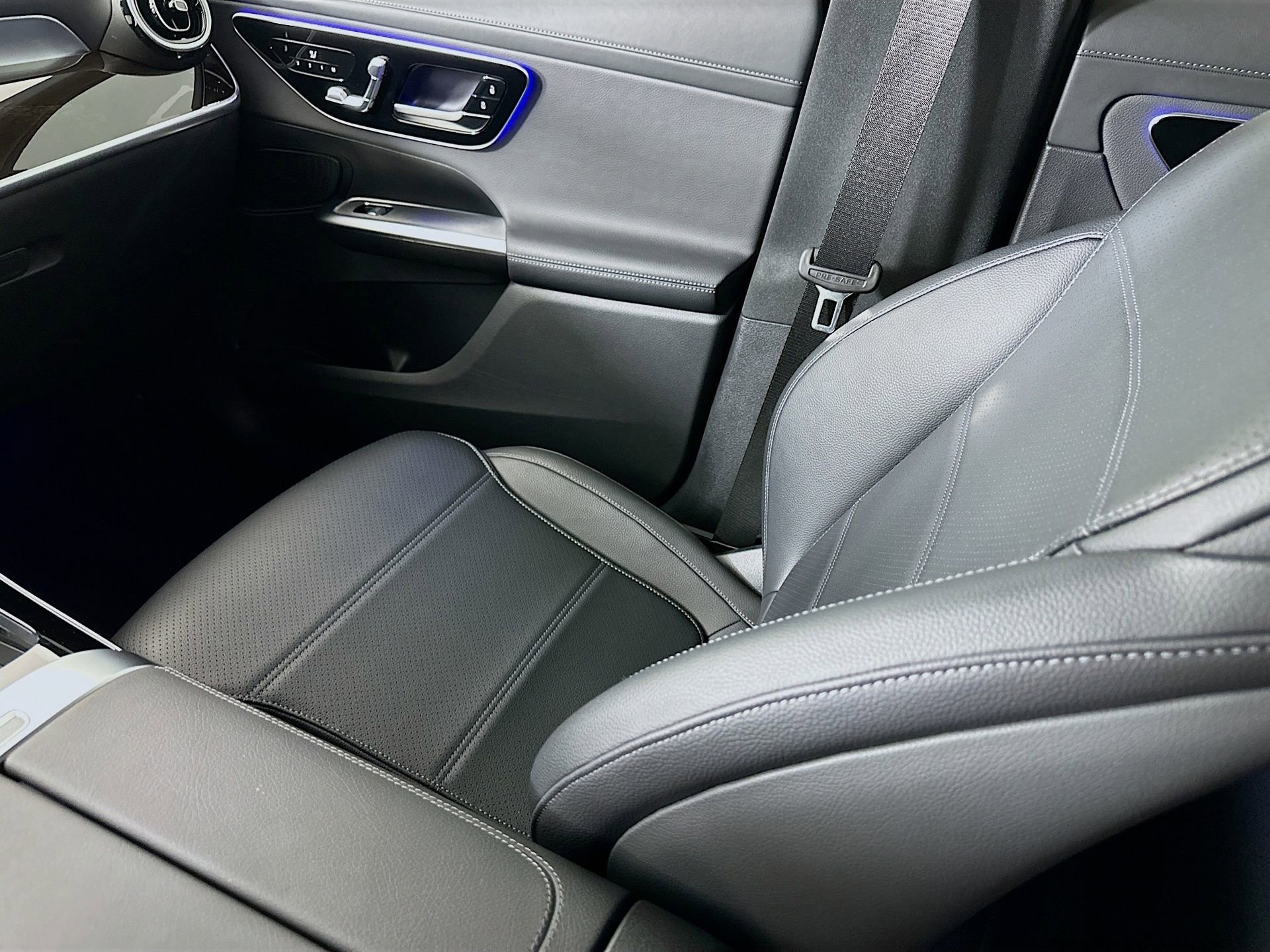 Used 2024 Mercedes-Benz GLC 300 image 24