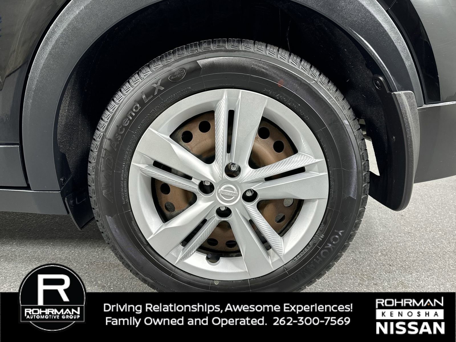 Used 2020 Nissan Kicks S image 6